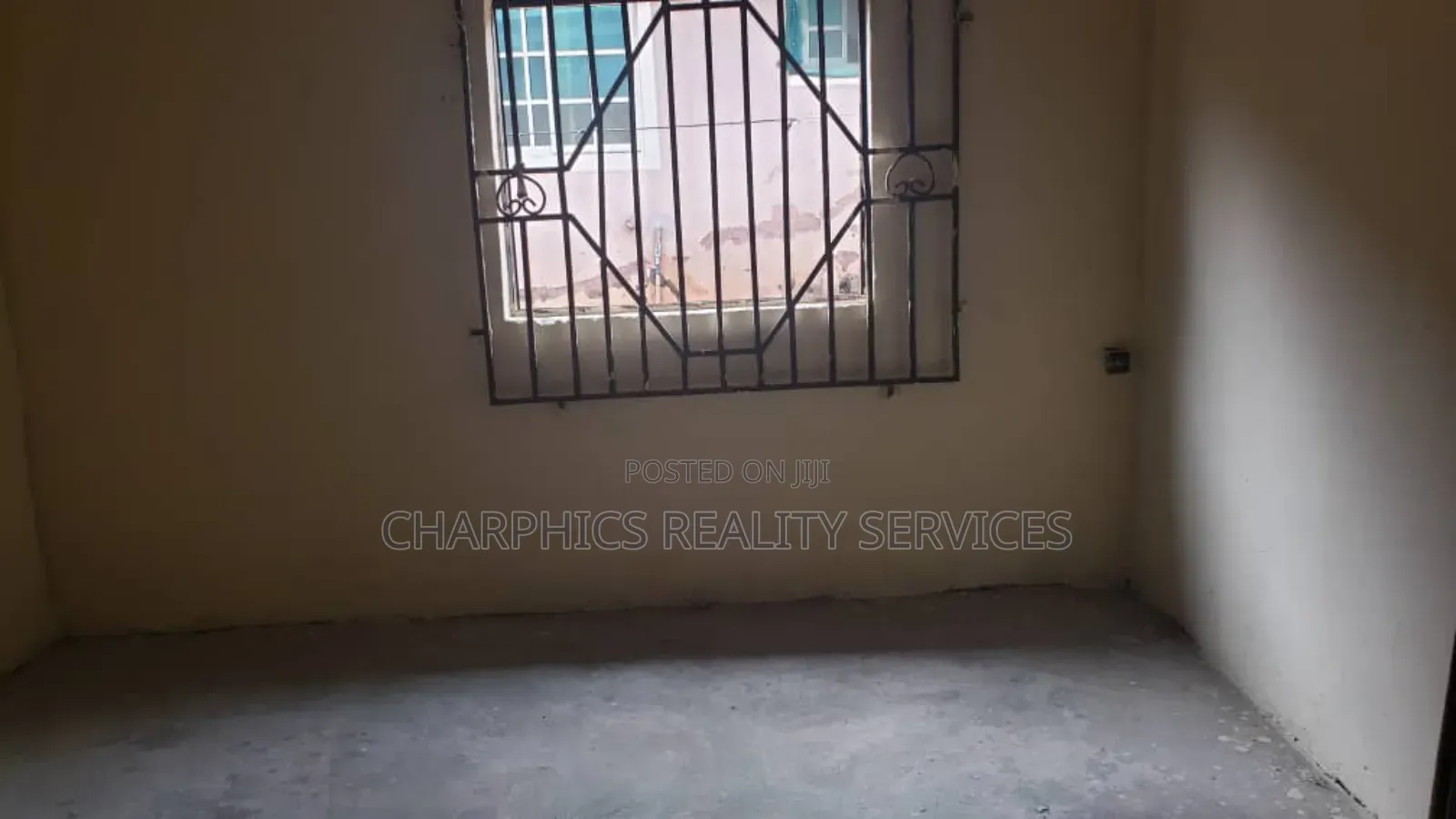 12bdrm Room & Parlour in Benin City for sale