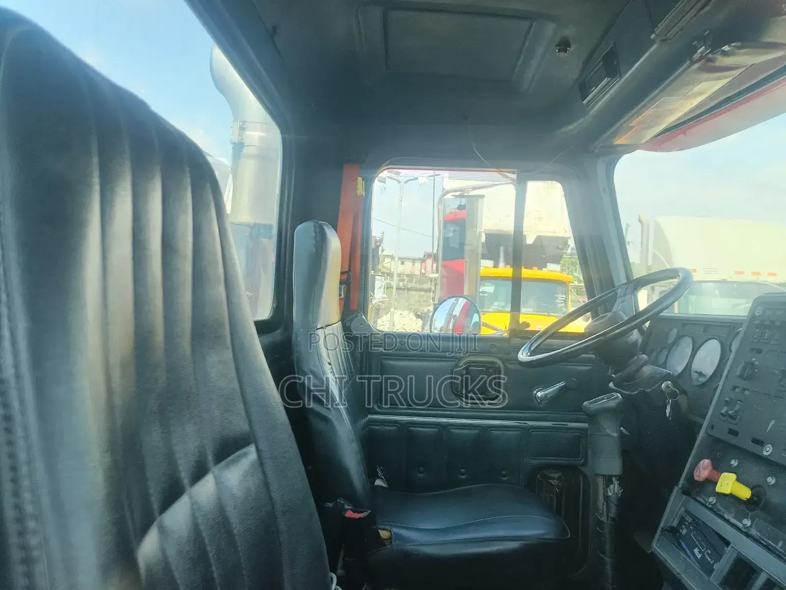 Mack Trailer Truck (Red)