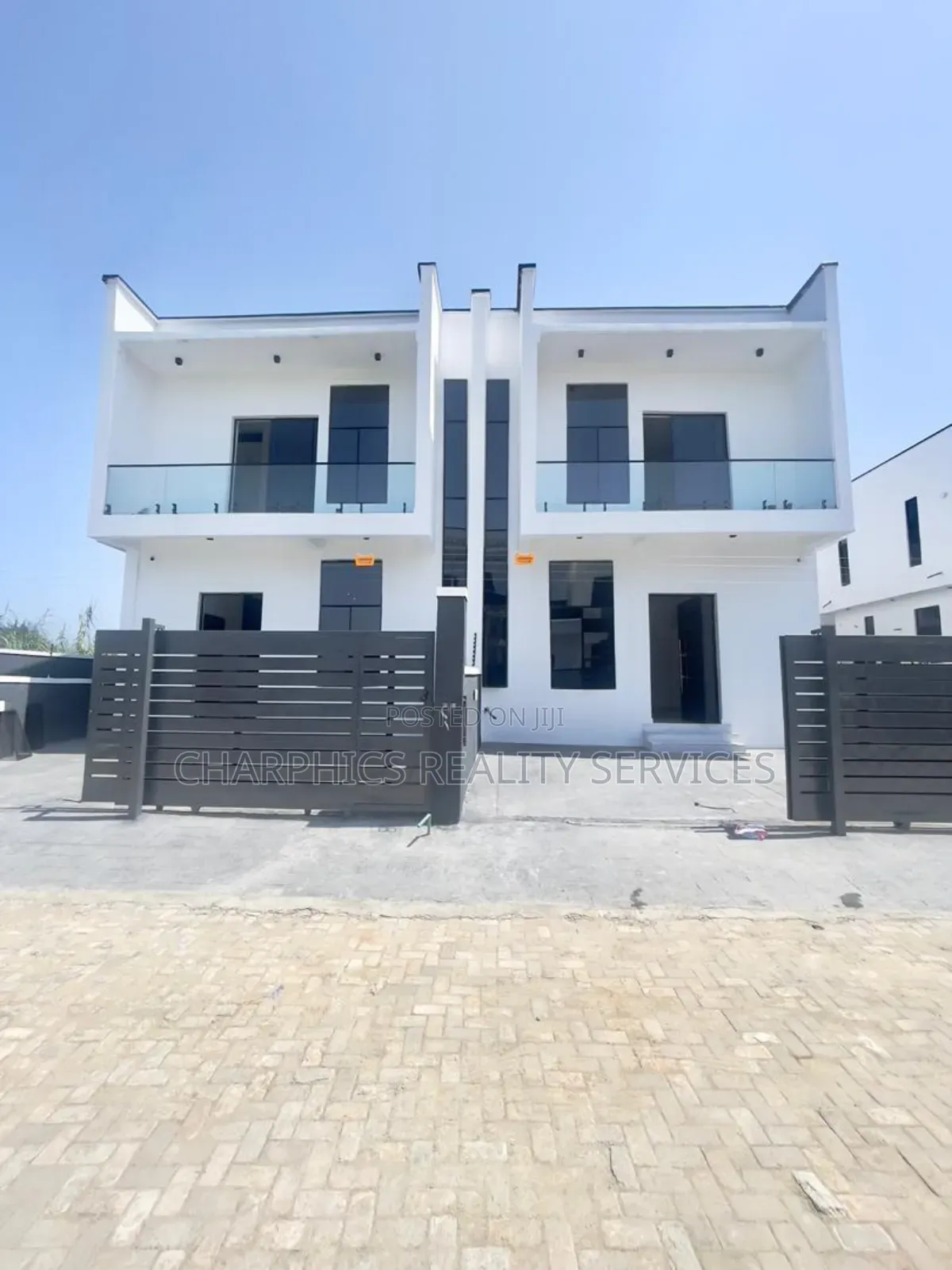 4bdrm Duplex in Lekki Phase 2 for sale