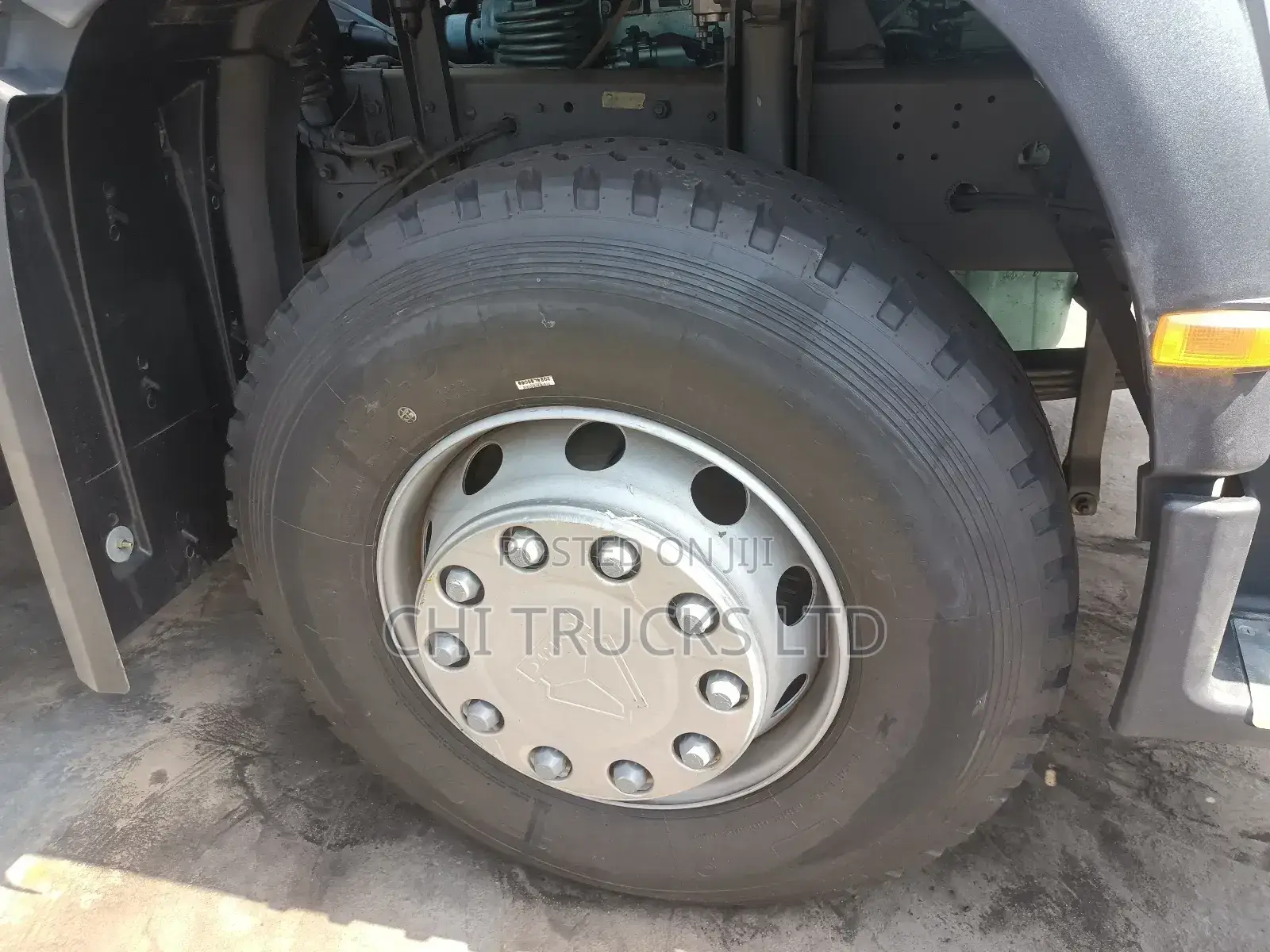 Howo Concrete Mixer 10tires (Extremely Clean)