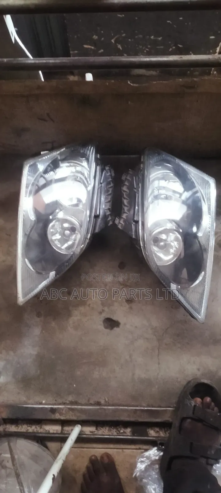Headlight Chrysler Pacifica 2008