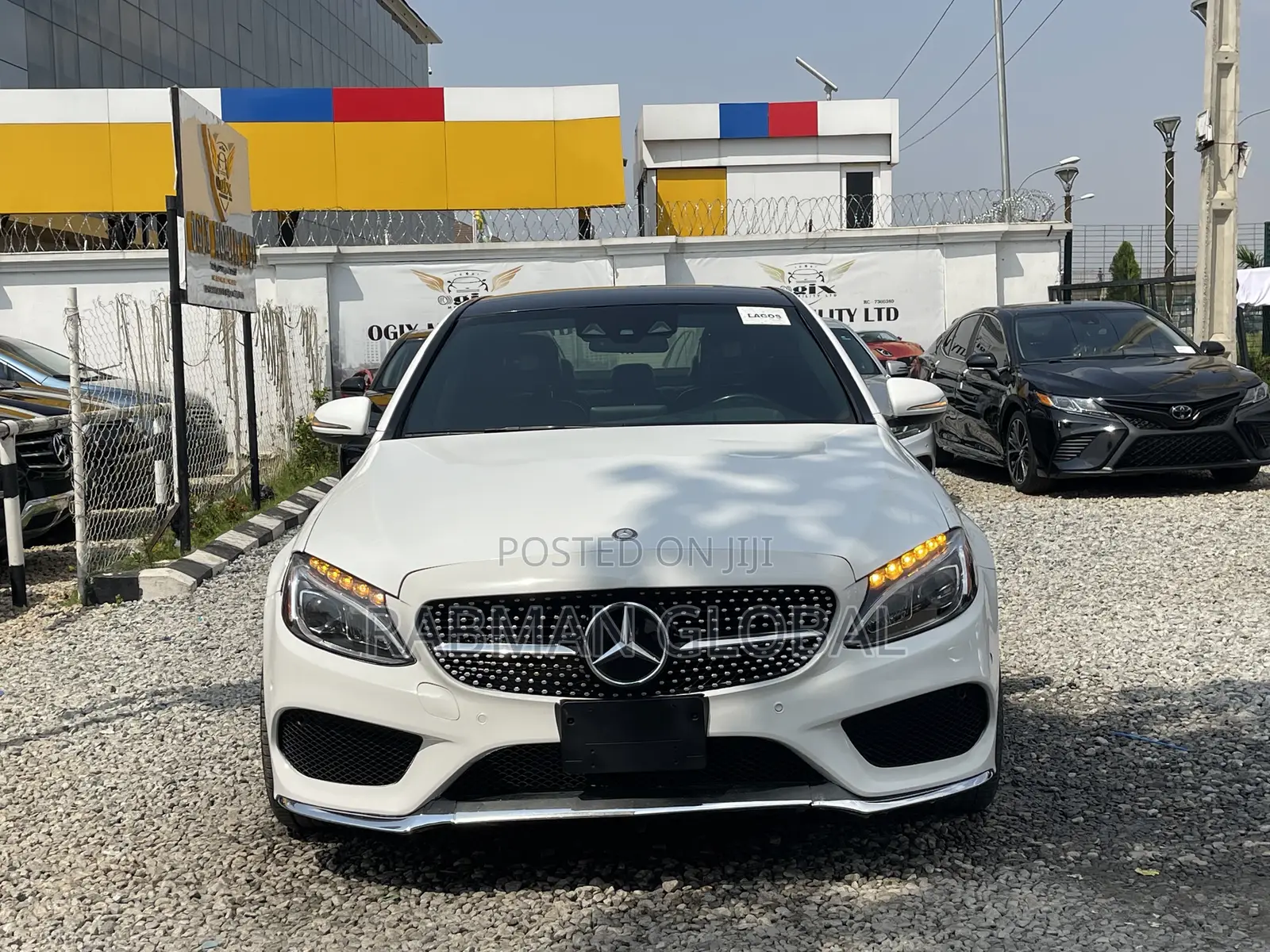 Mercedes-Benz C300 Luxury 4matic Sedan AWD (2.0L 4cyl 7A) 2017 White