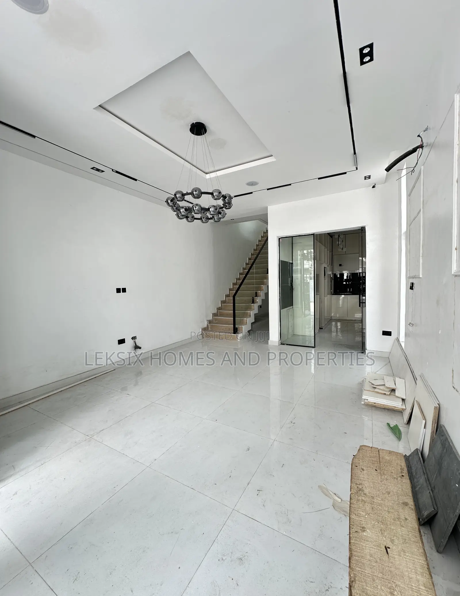 4bdrm Duplex in A Well Secured, Lekki Phase 2 for sale