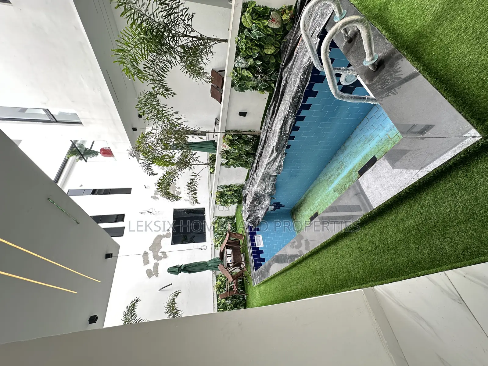 5bdrm Duplex in A Well Secured, Lekki Phase 2 for sale
