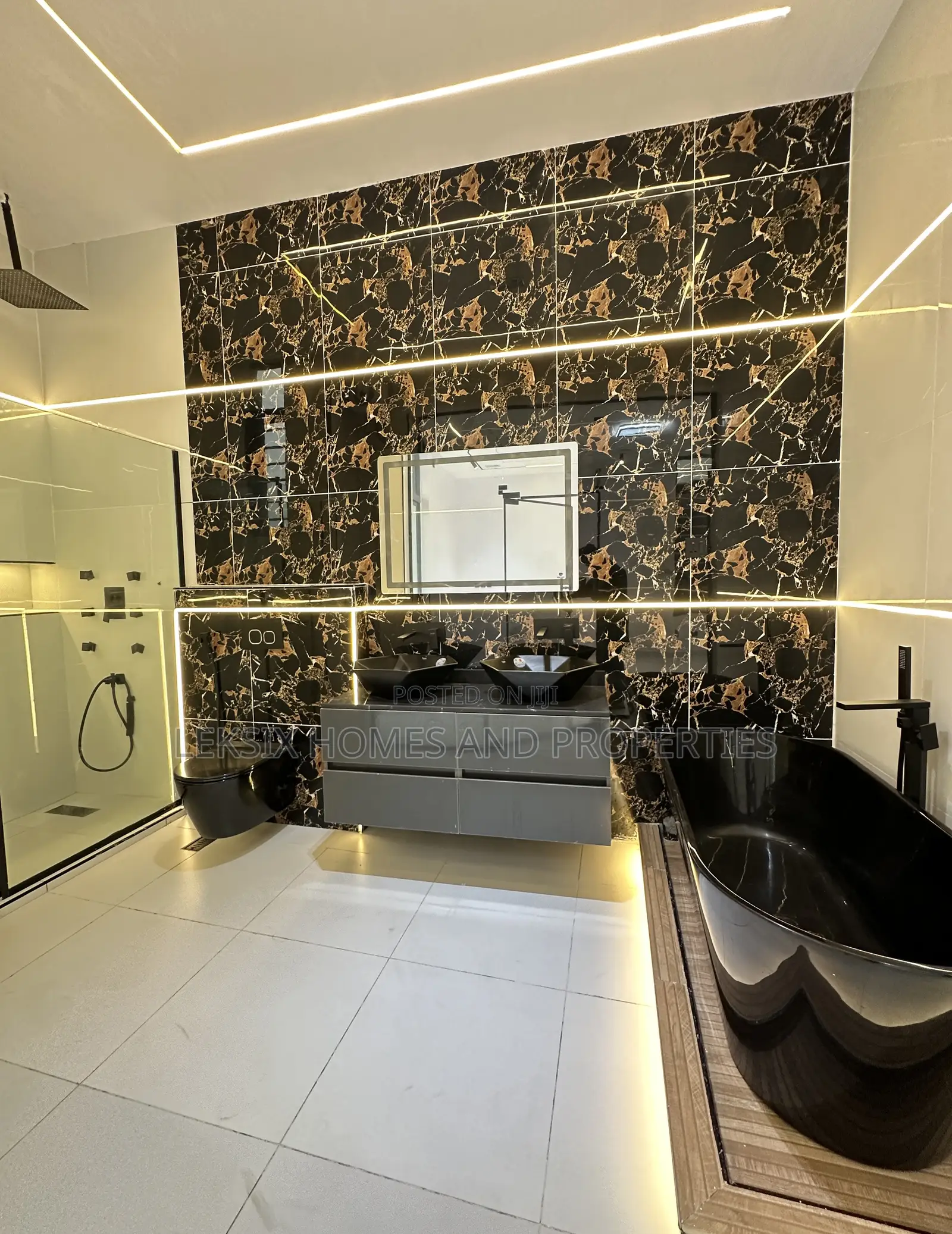 5bdrm Duplex in A Well Secured, Lekki Phase 2 for sale