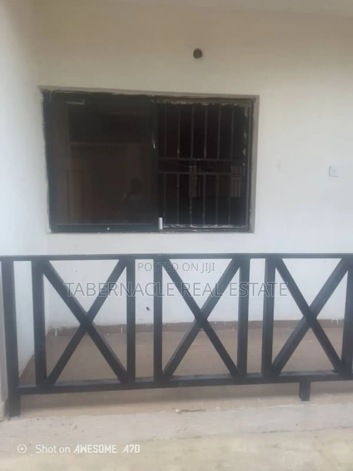 3bdrm Apartment in Alogba Estate,, Ebute for rent