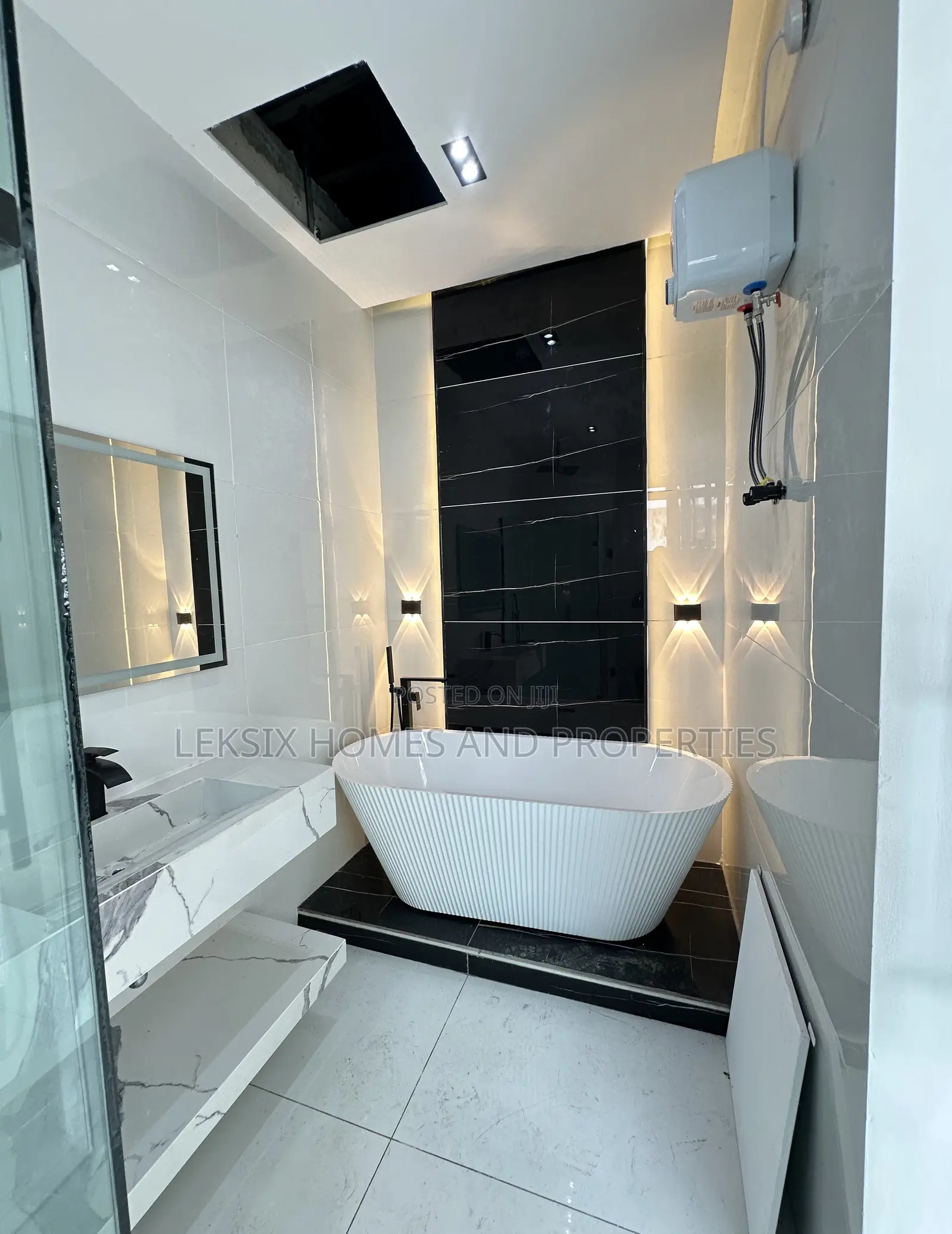 4bdrm Duplex in A Well Secured, Lekki Phase 2 for sale