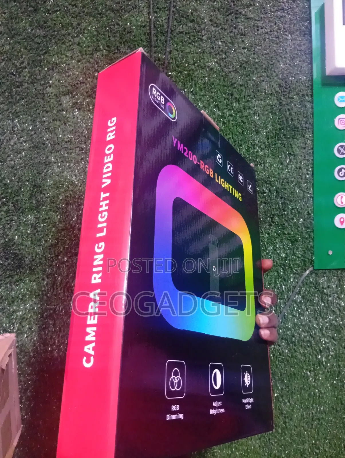 Ym200 Rgb Rechargeable Ring Light + Phone Holder