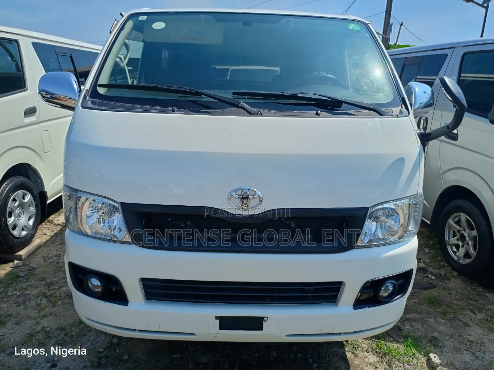 Toyota HiAce 2011 White