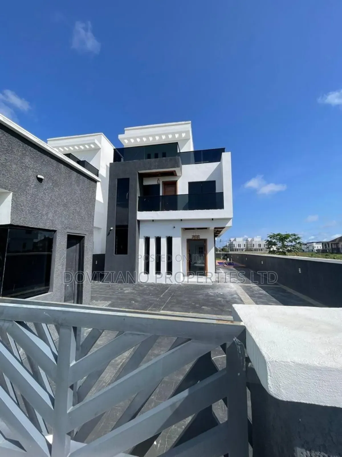 5bdrm Duplex in Ajah for sale