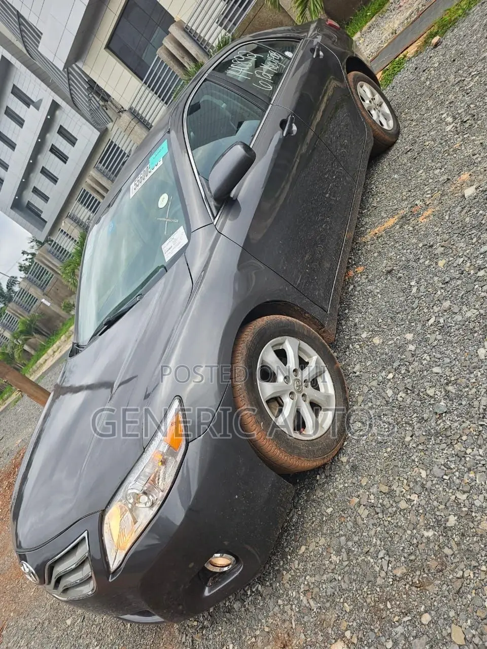 Toyota Camry LE 4dr Sedan (2.5L 4cyl 6AM) 2010 Gray