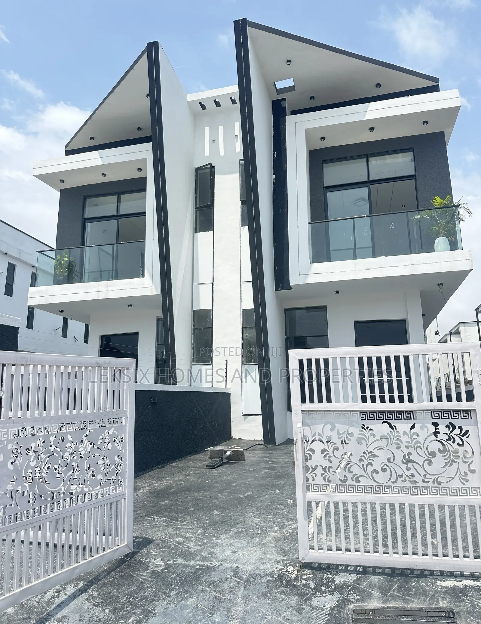 4bdrm Duplex in A Well Secured, Ikota for sale