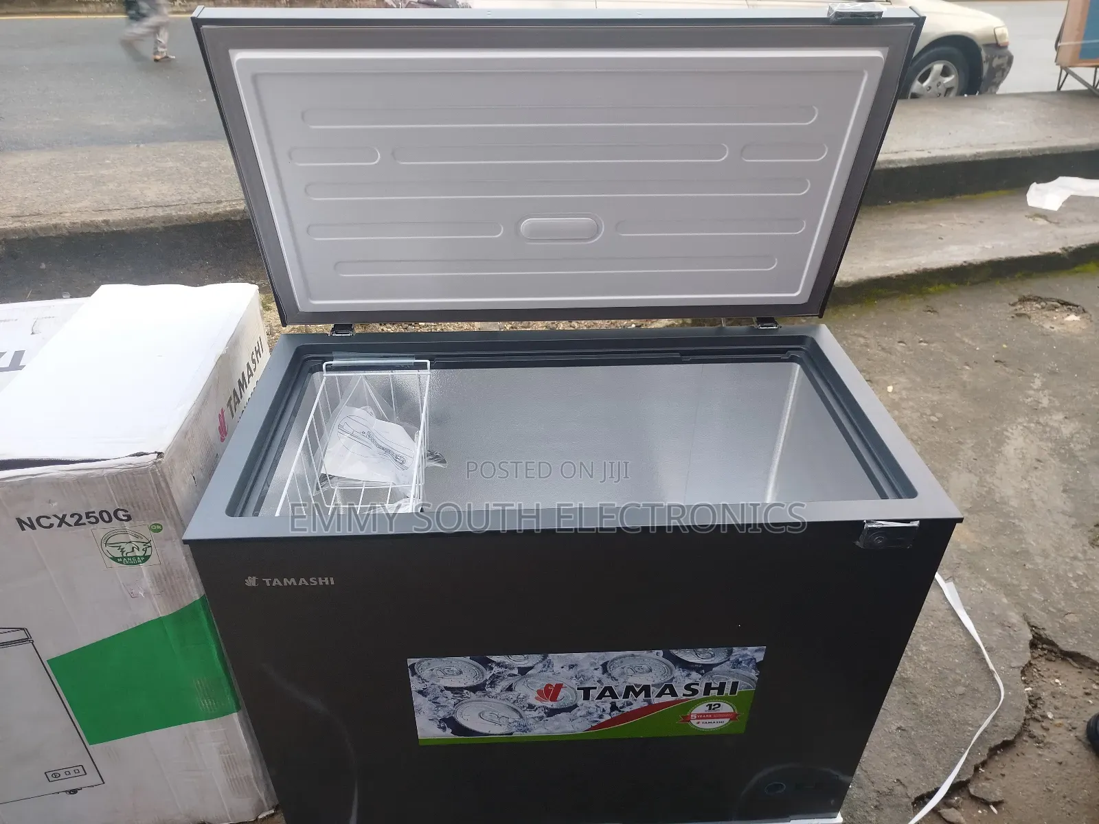 Tamashi Chest  Deep Freezer 242 L