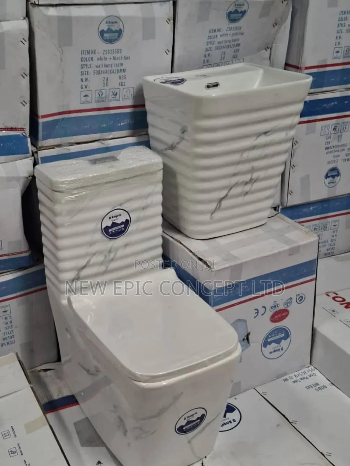 Executive Water Closet With Hanging Wash Hand Basin