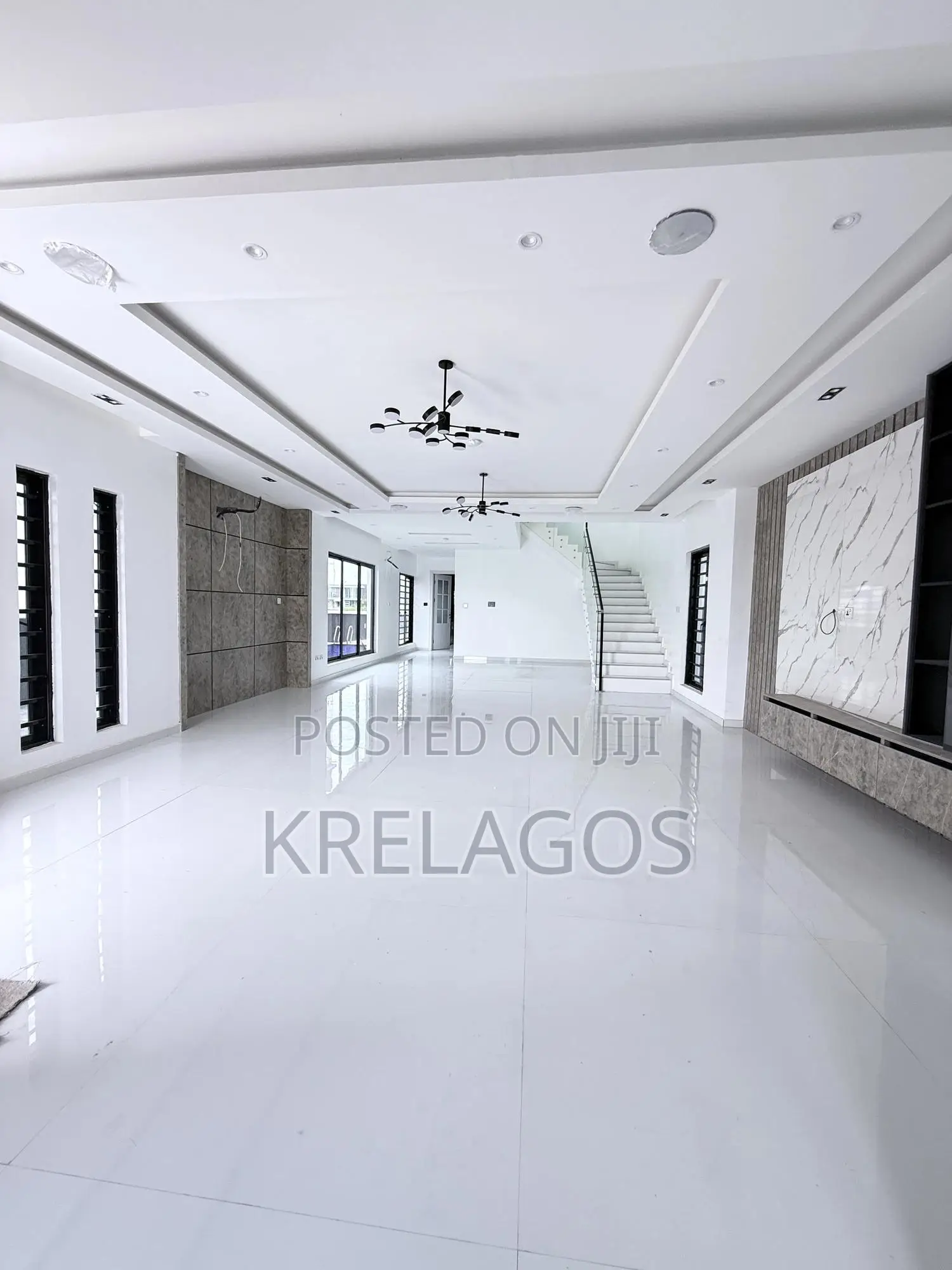 5bdrm Duplex in Royal Gardens, Off Lekki-Epe Expressway for sale