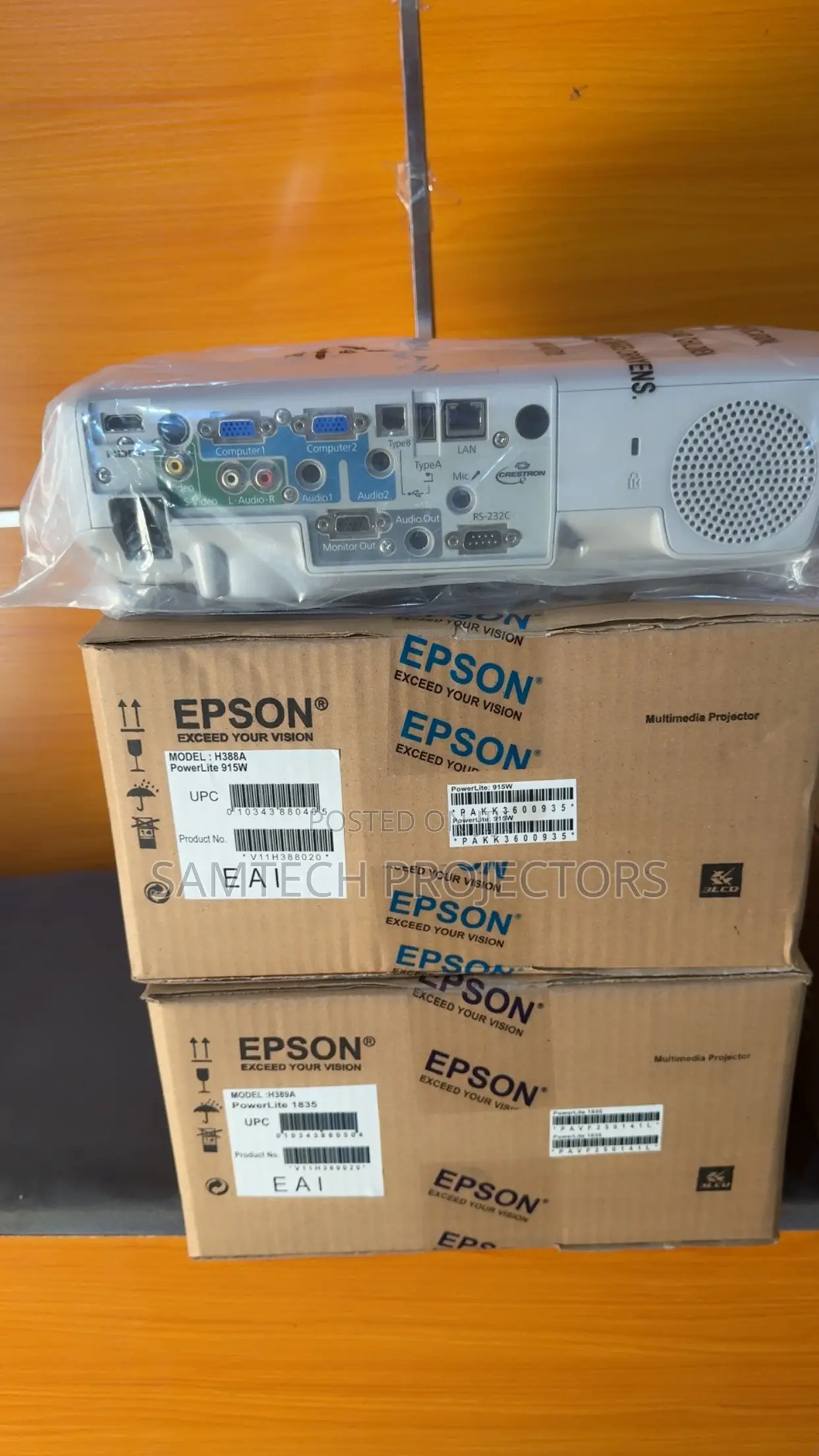 Epson Eb-915w LCD High Brightness Widescreen Multimedia Projector