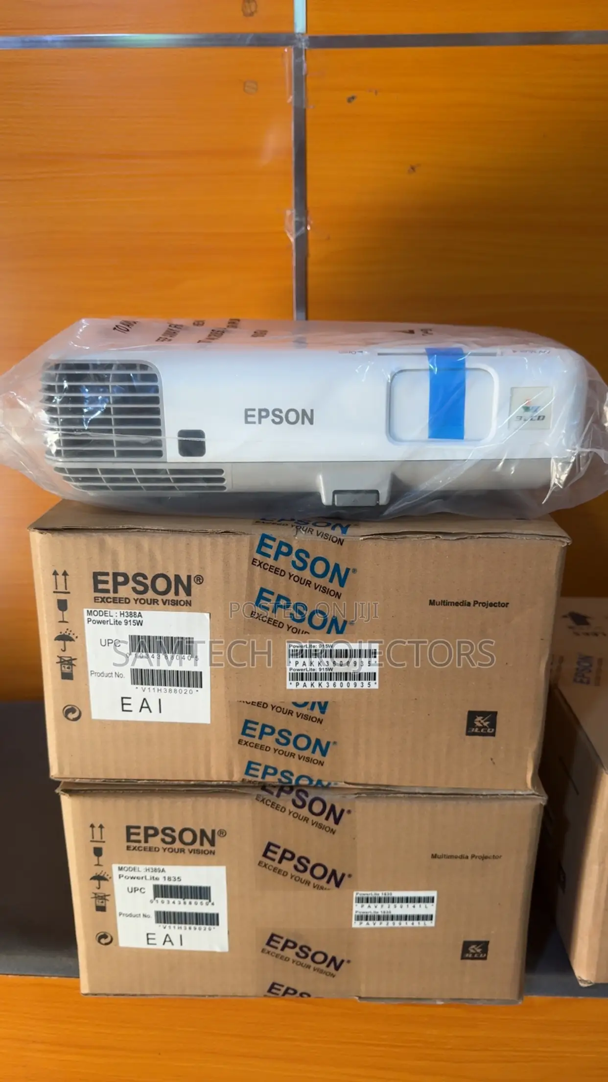 Epson Eb-915w LCD High Brightness Widescreen Multimedia Projector