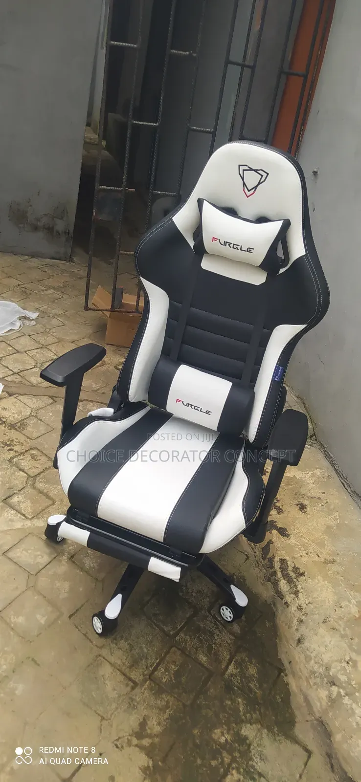 Furgle Gaming Chair With Adjustable Handle (Black/White)