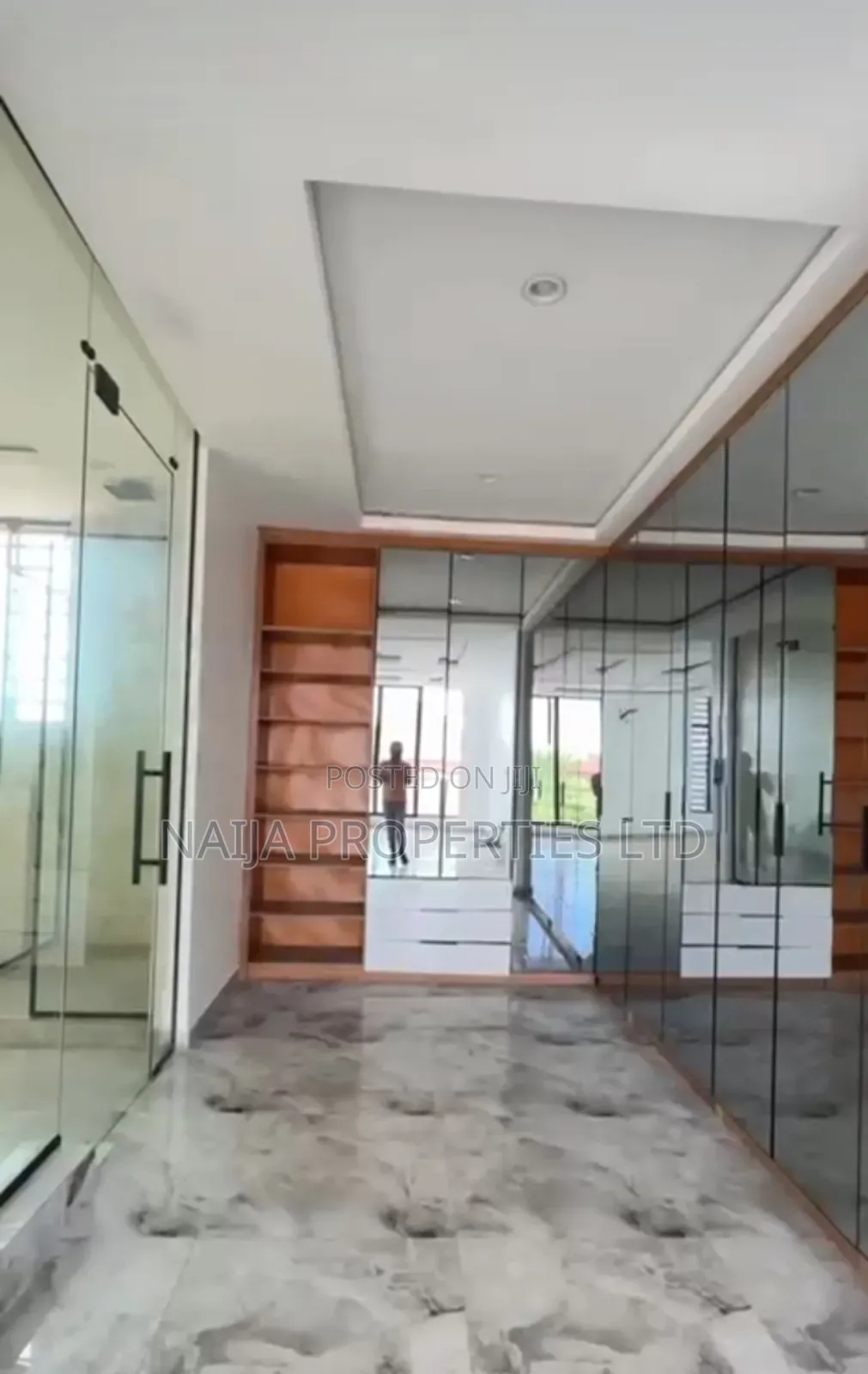 5bdrm Duplex in Osapa London, Lekki for sale