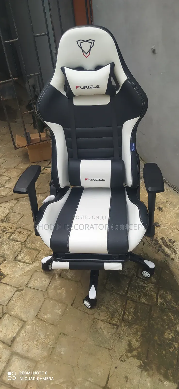 Gaming Chair With Footrest and Adjustable Handle