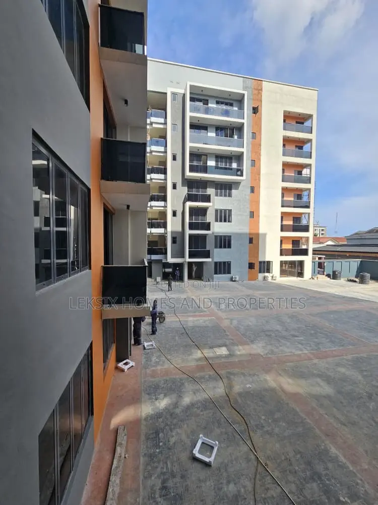3bdrm Apartment in A Well Serene And, Lekki Phase 1 for sale