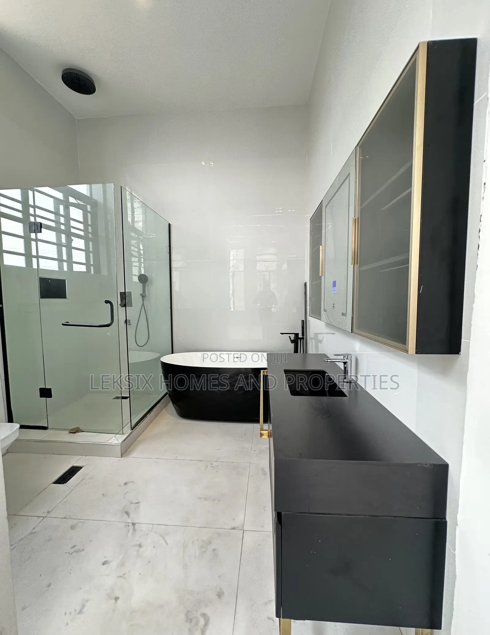 5bdrm Duplex in A Well Secured, Chevron for sale