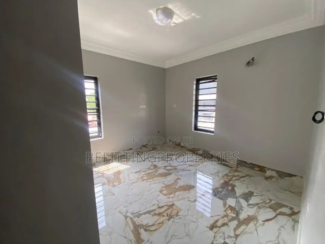 3bdrm Block of Flats in Ikoyi for rent