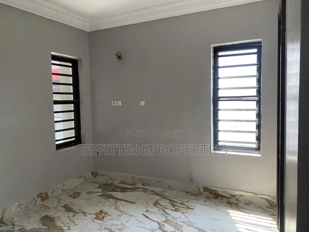 3bdrm Block of Flats in Ikoyi for rent