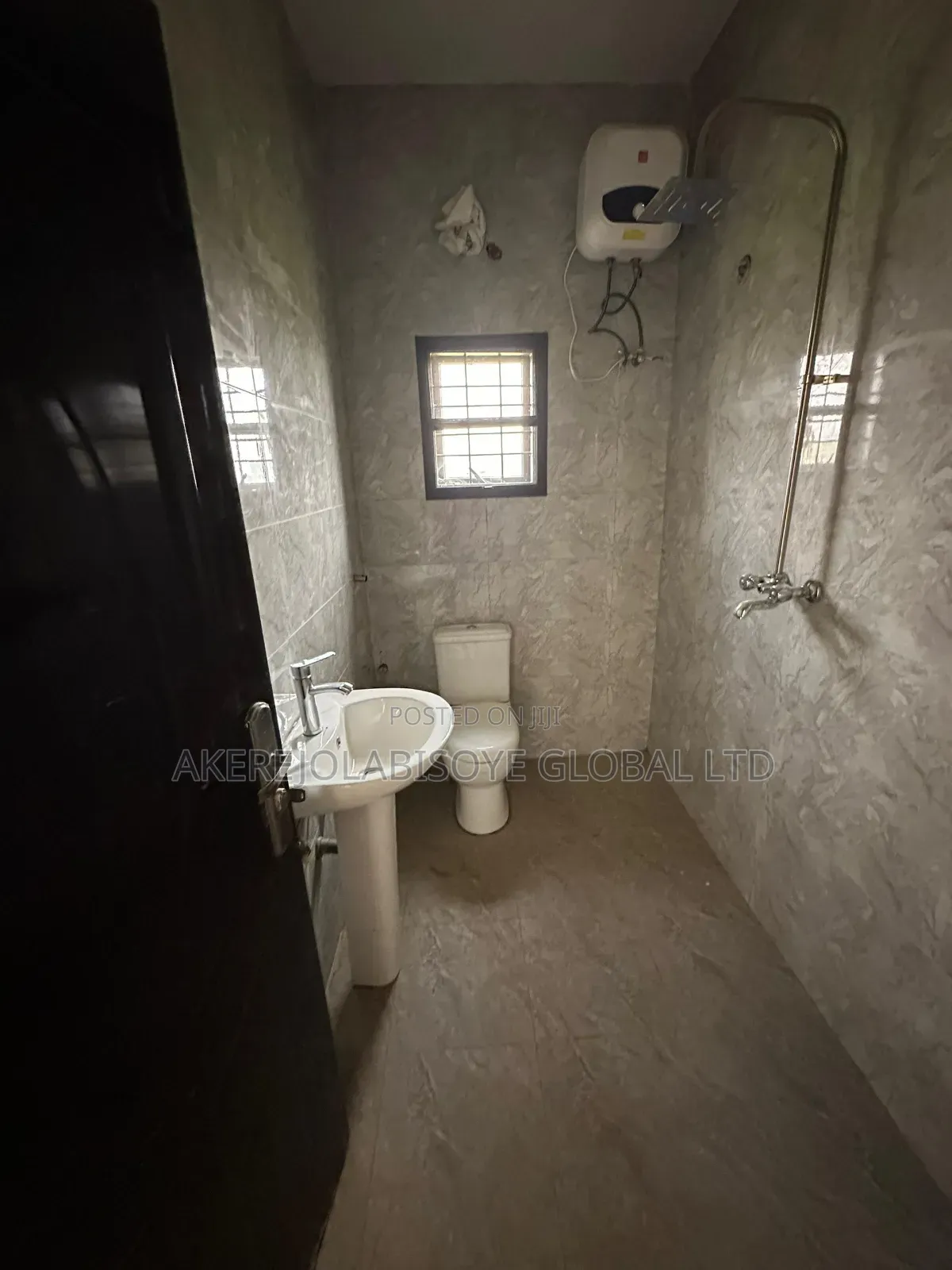 5bdrm Duplex in In An Estate for sale