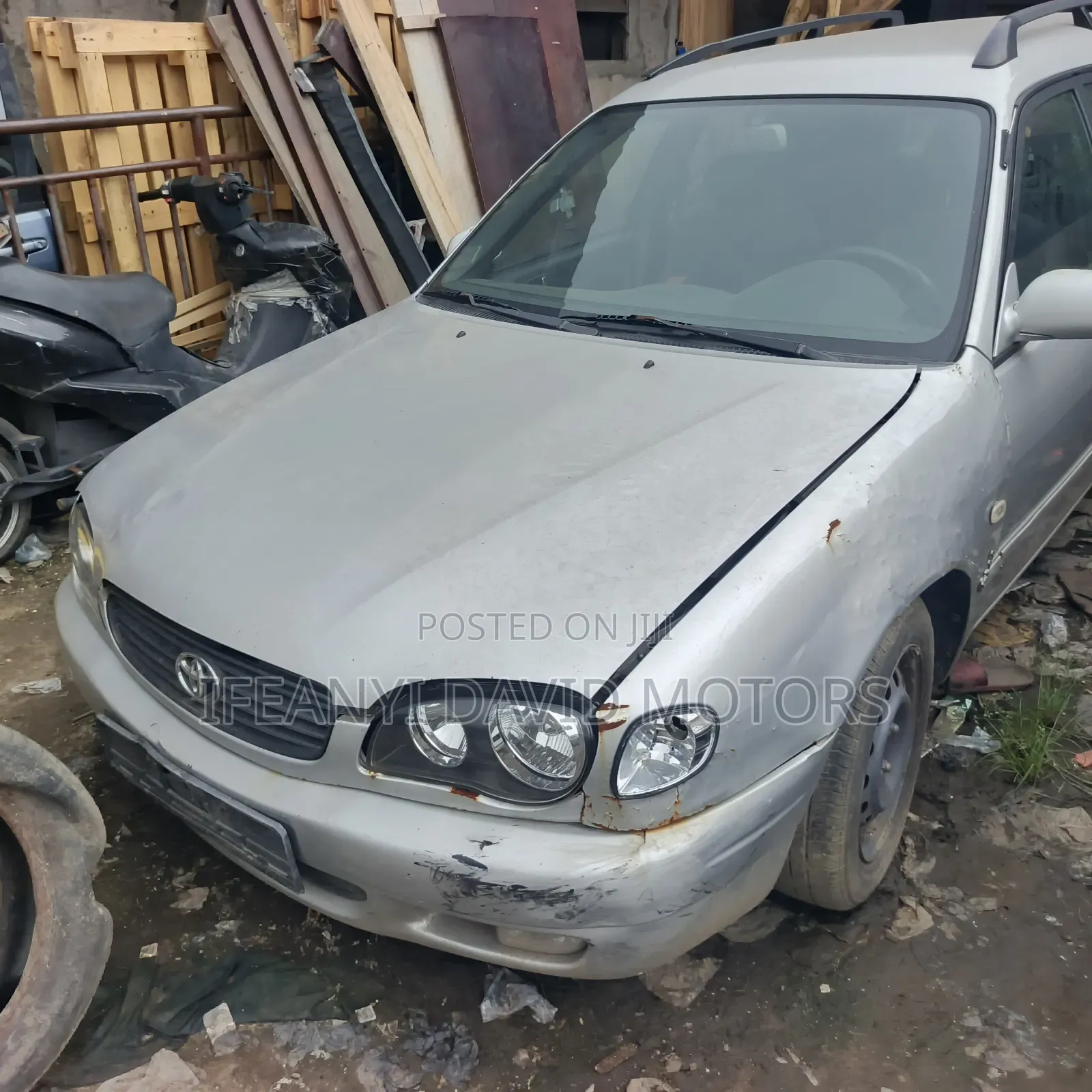 Toyota Corolla Hatchback 2000 Silver