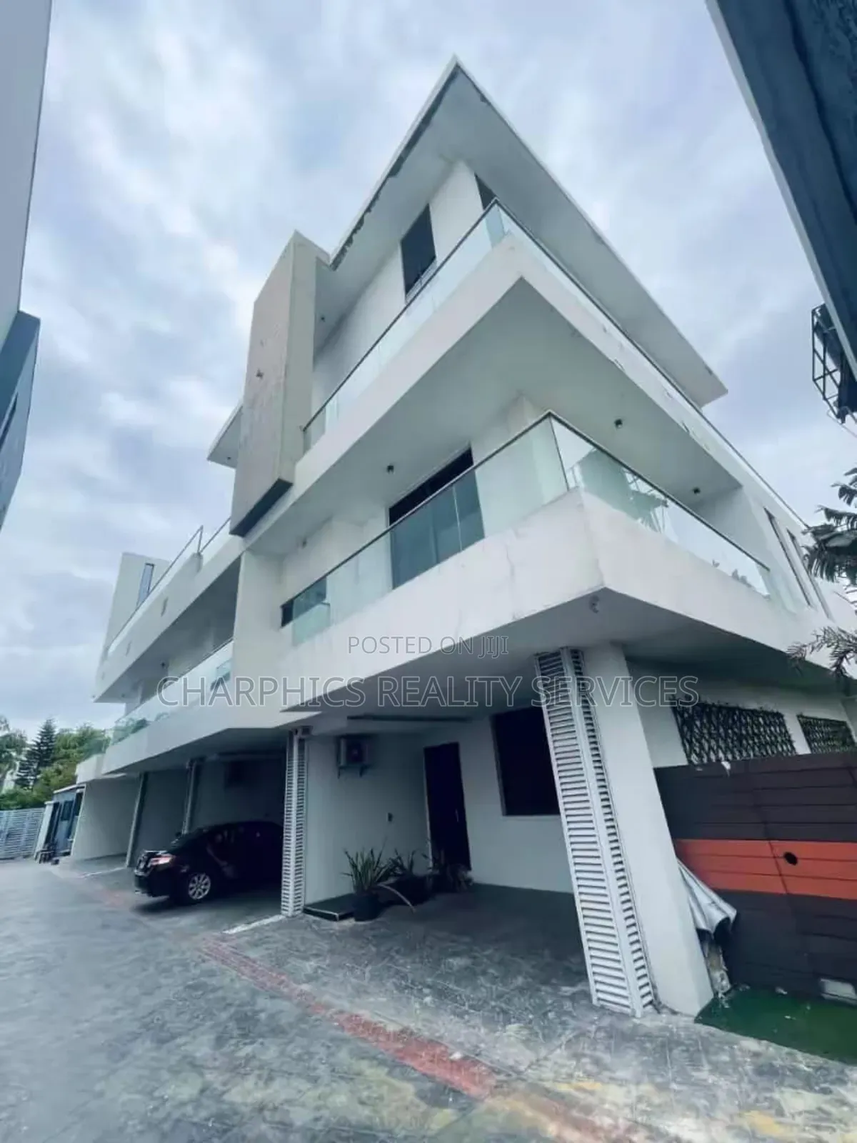 3bdrm Duplex in Banana Island for rent
