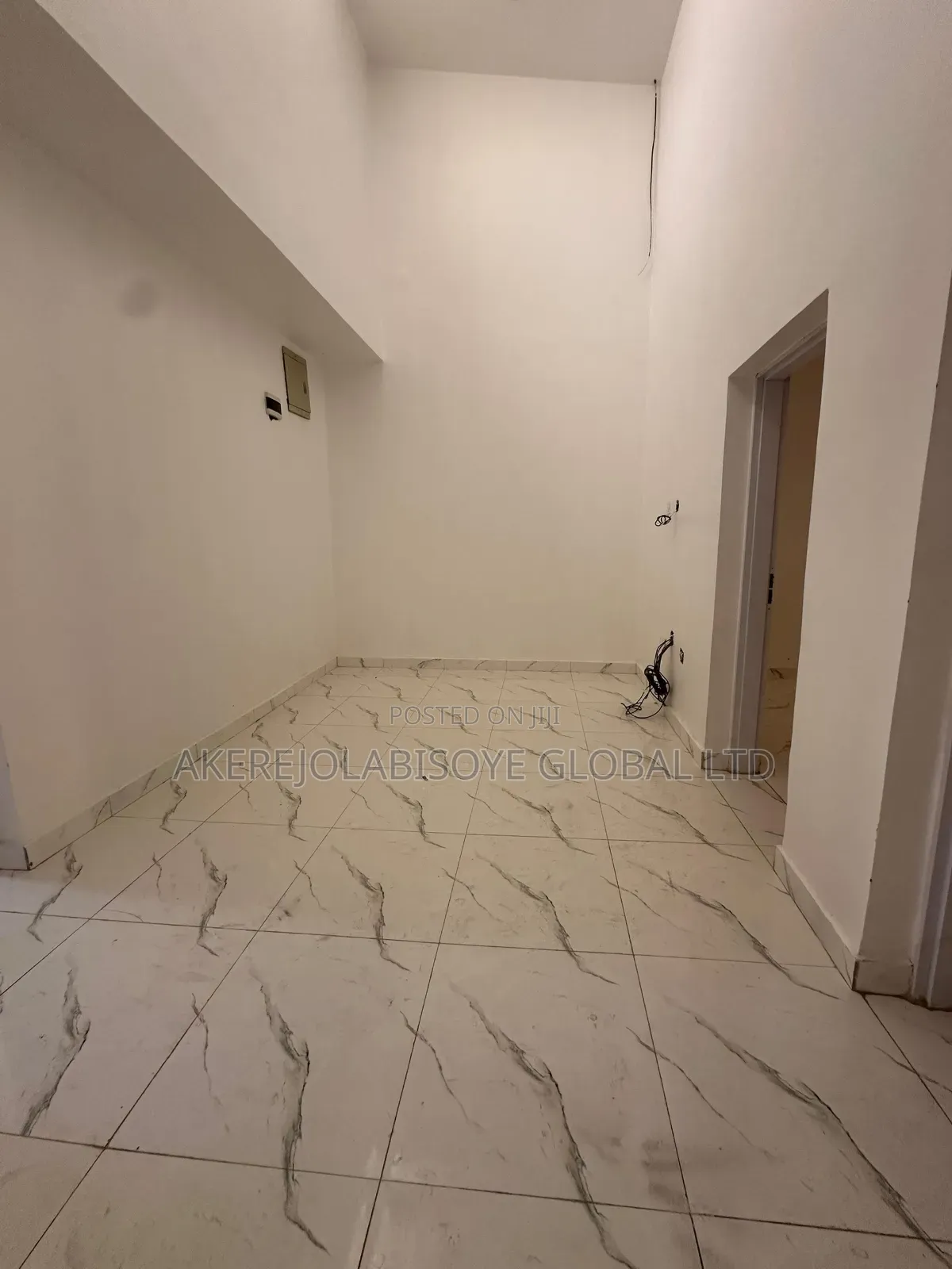 3bdrm Duplex in In An Estate for rent