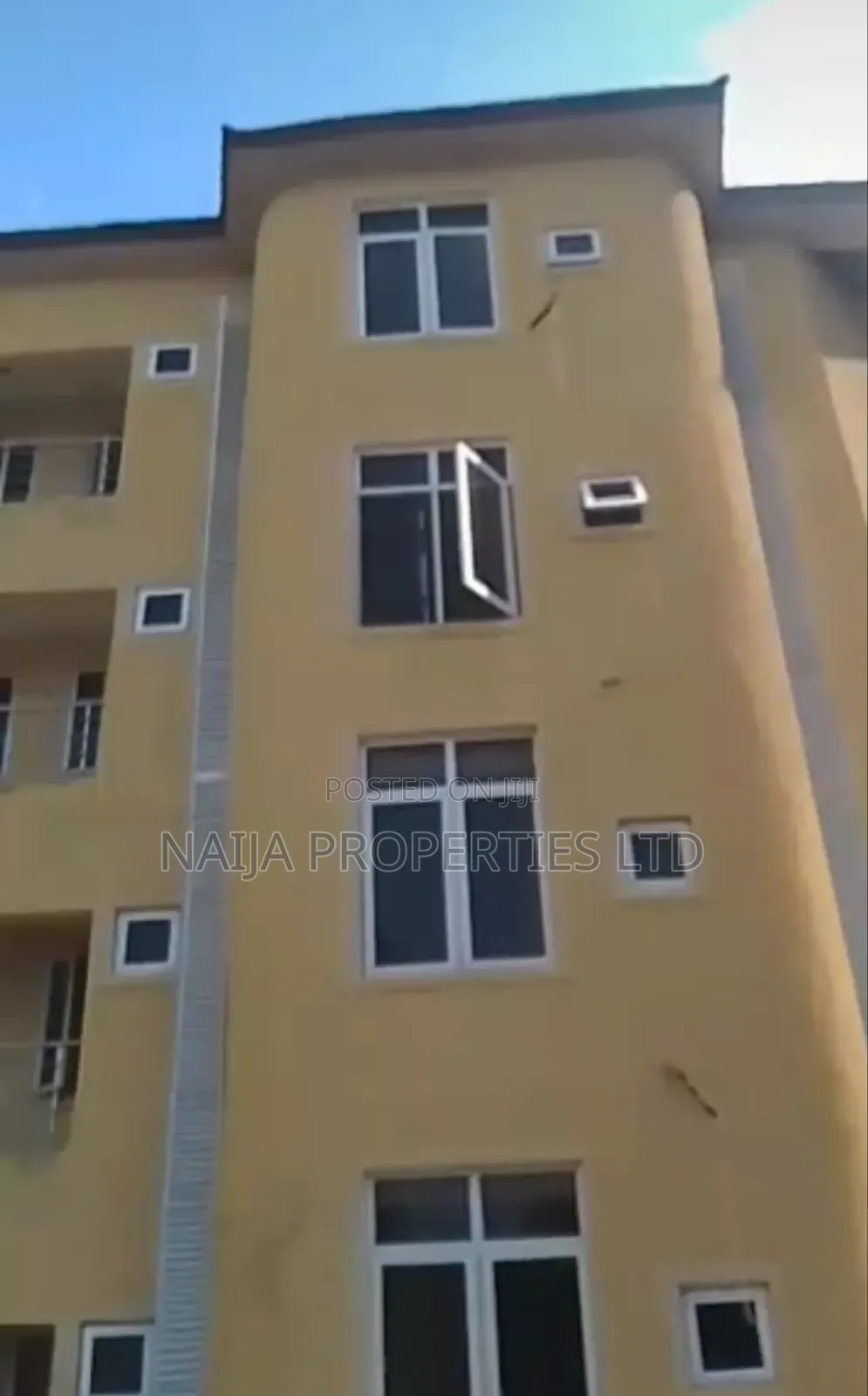 3bdrm Block of Flats in Victoria Island for sale