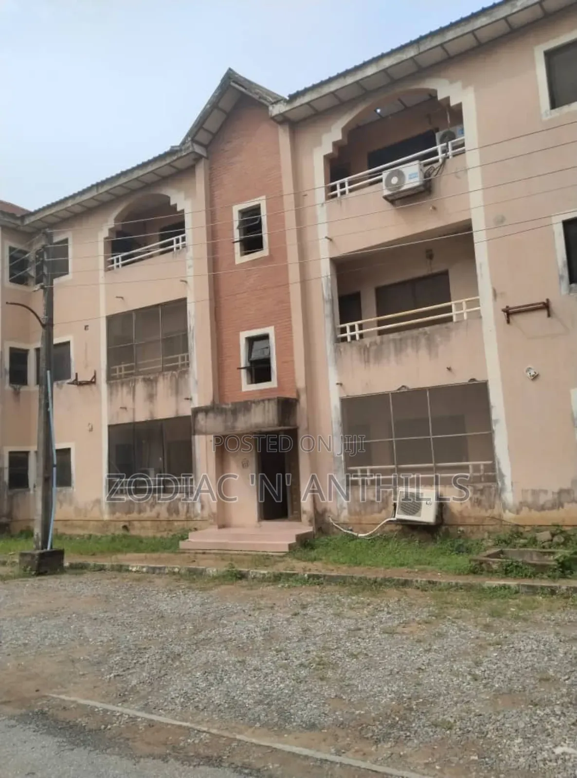 3bdrm Block of Flats in Sunshine Estate Oko for sale
