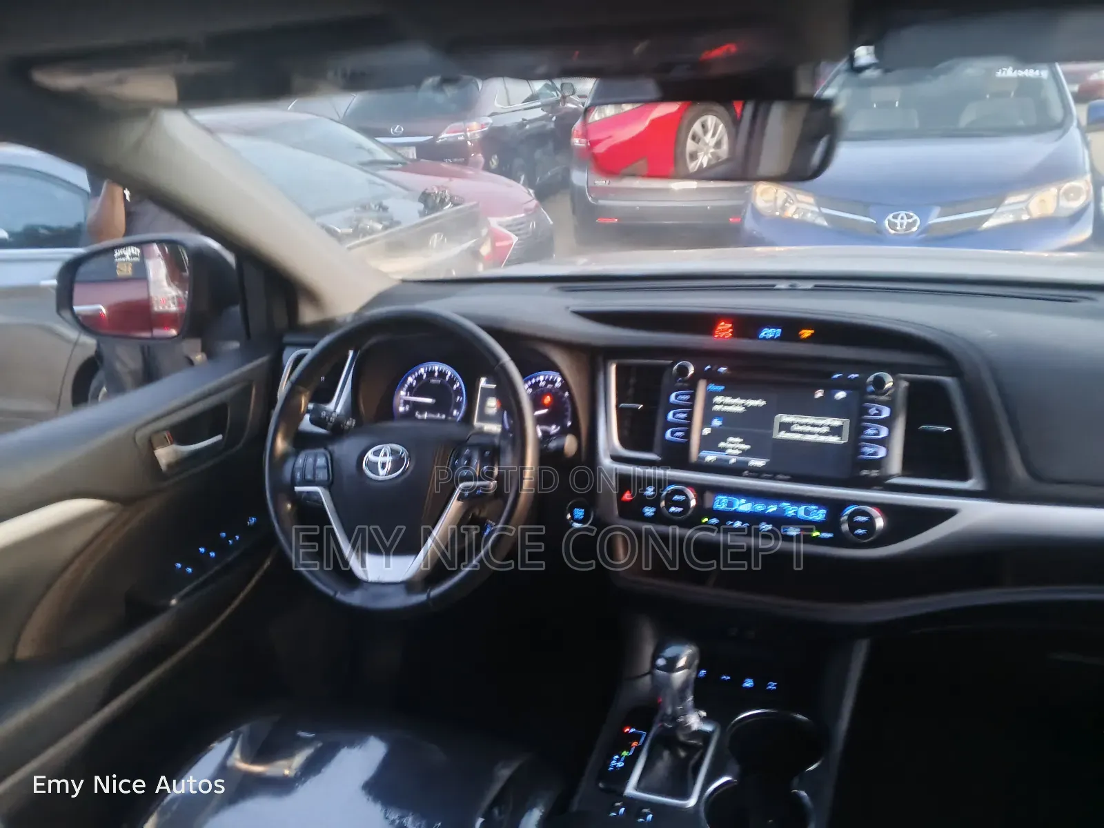 Toyota Highlander XLE 4x4 V6 (3.5L 6cyl 8A) 2018 Gray