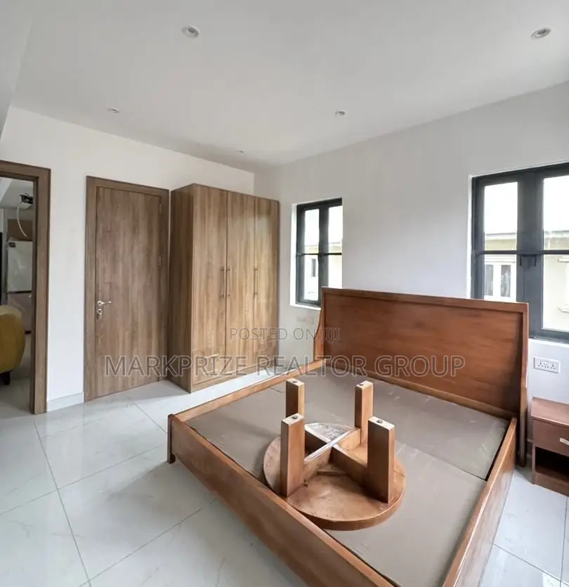 3bdrm Apartment in Yaba Lagos for sale