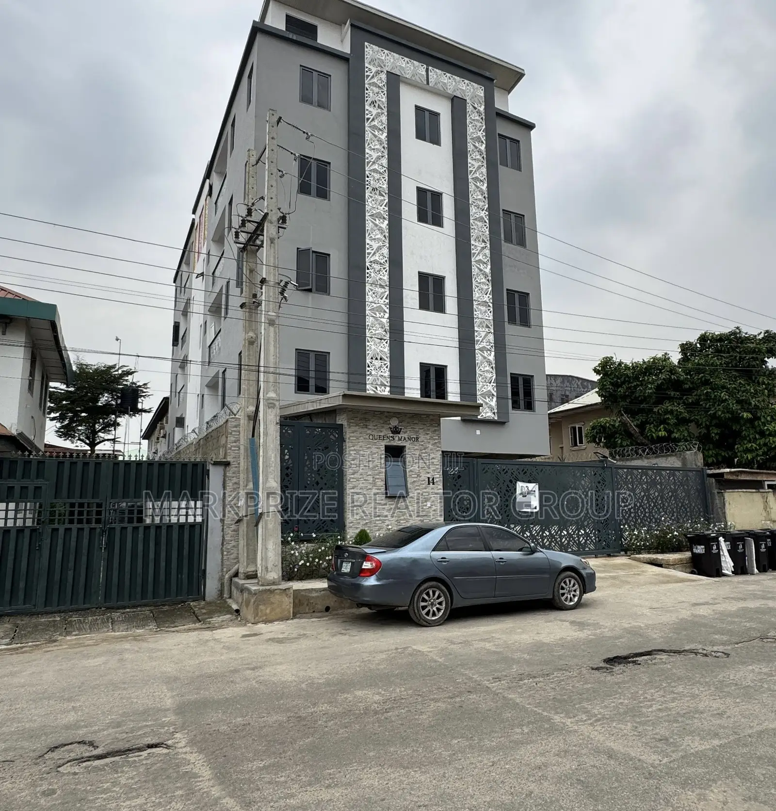 3bdrm Apartment in Yaba Lagos for sale
