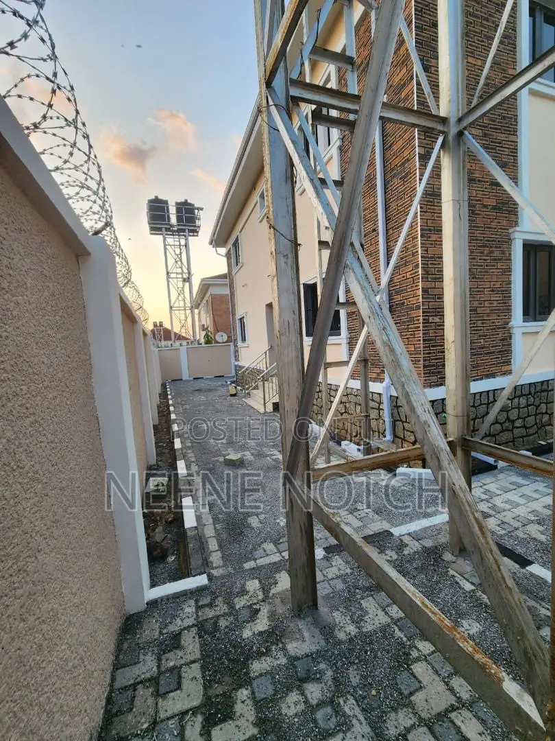Furnished 4bdrm Duplex in Royal Estate, Apo Resettlement for rent
