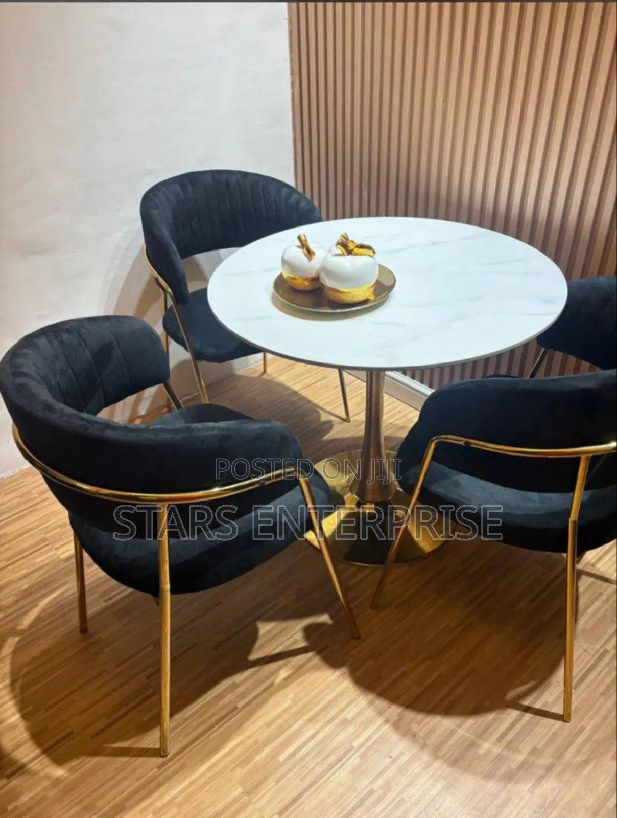 3 Seater Contemporary Dinning