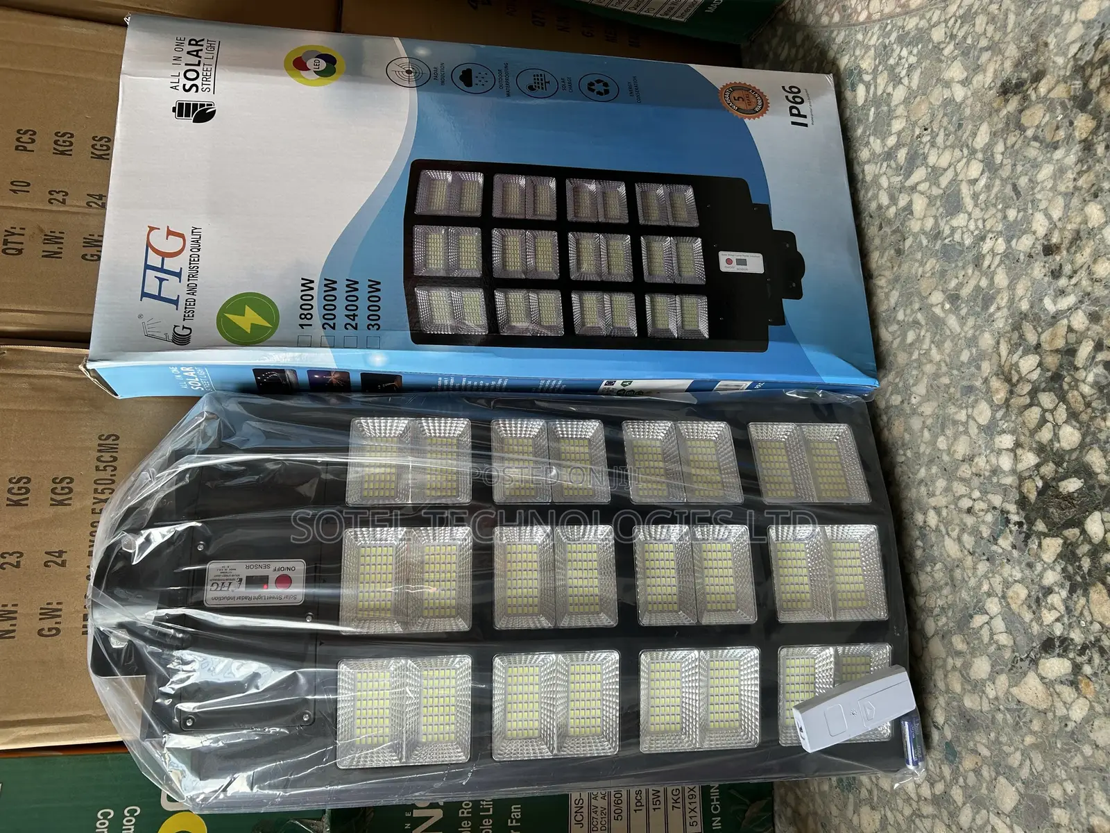 FFG 2400w All-in-One Solar Street Light With Sensor and Remote