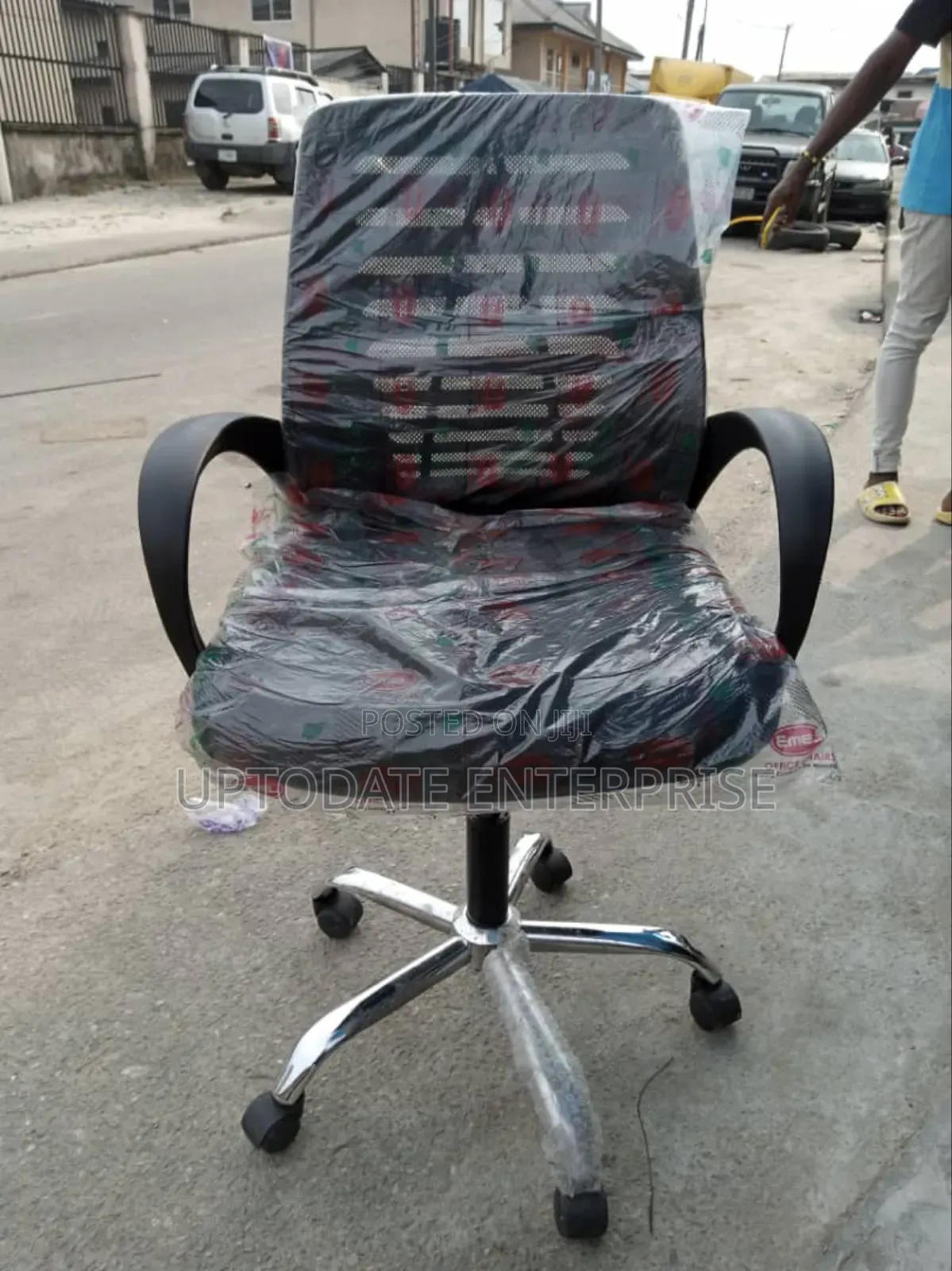 Affordable Swivel Office Chair