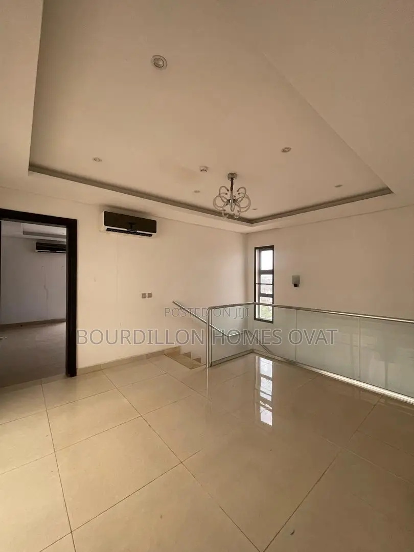4bdrm House in Banana Island for rent