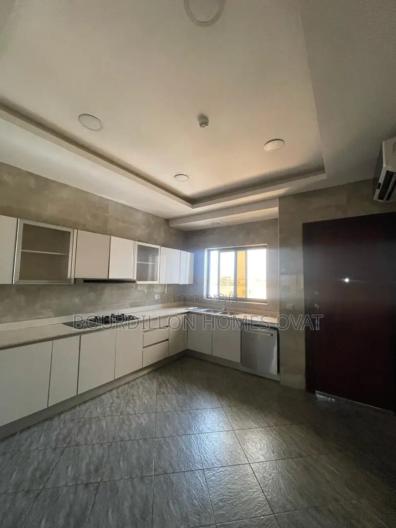 4bdrm House in Banana Island for rent