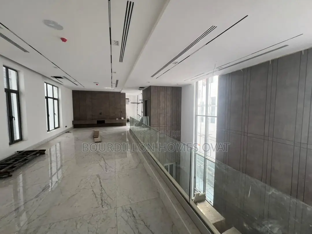 5bdrm Duplex in Banana Island for sale
