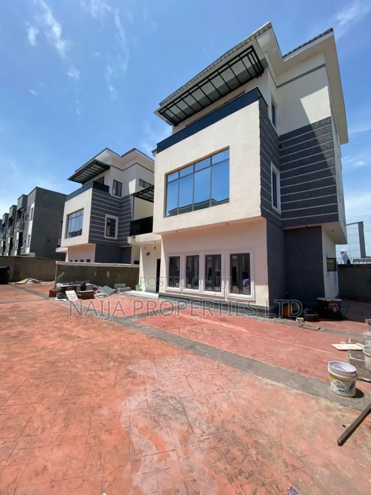 4bdrm Duplex in Lekki Phase 1 for sale