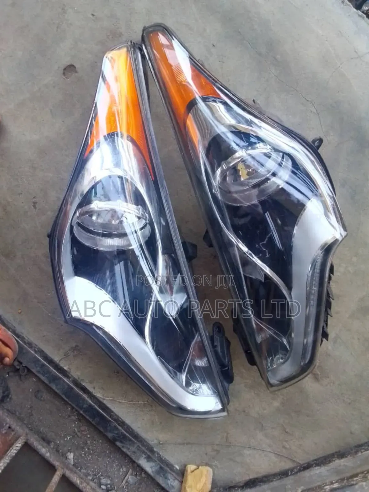 Headlight Hyundai Veloster 2012
