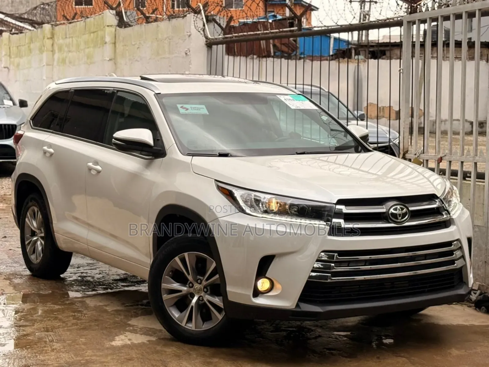 Toyota Highlander XLE 4dr SUV (3.5L 6cyl 6A) 2015 Off white