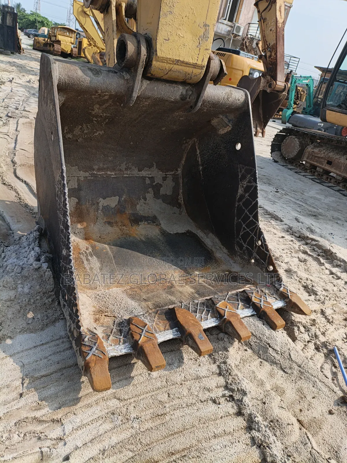 330 D Escavator