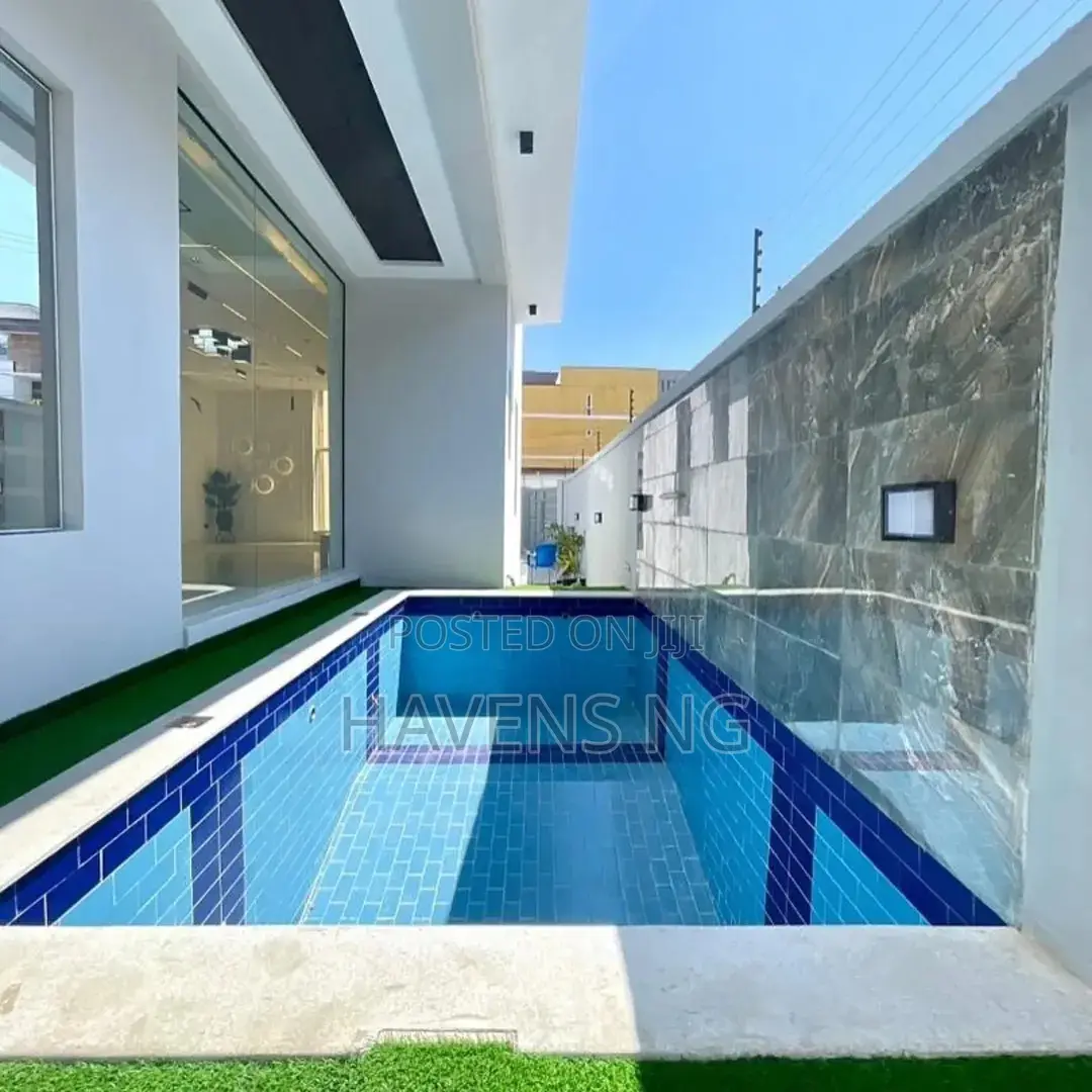5bdrm Duplex in Lekki Phase 1 for sale