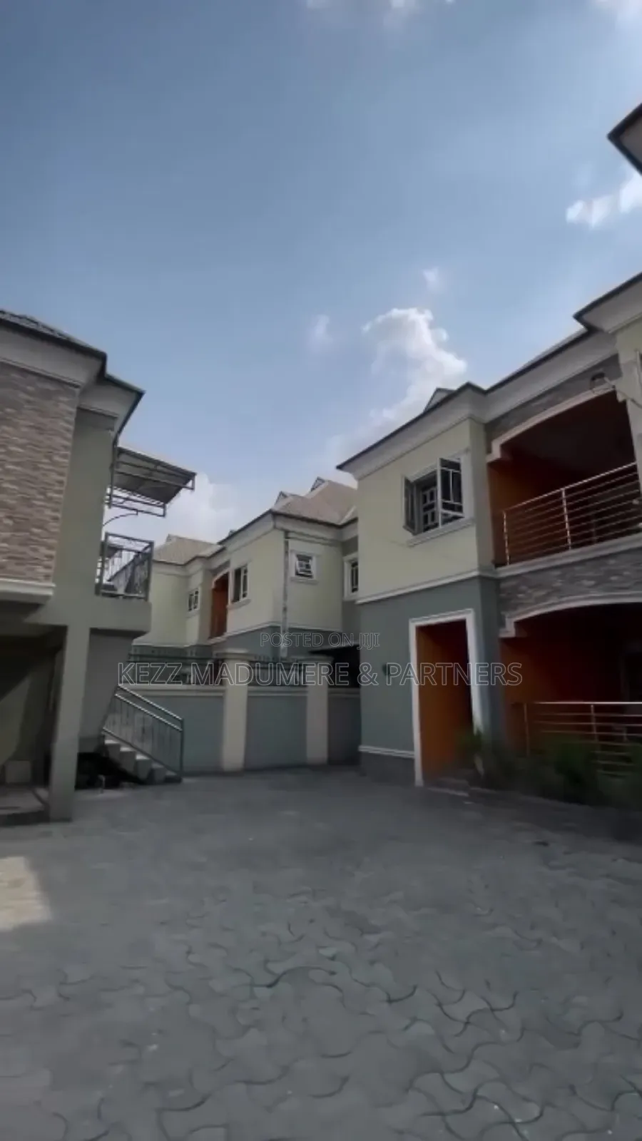 3bdrm Block of Flats in Shell Cooperative, Port-Harcourt for sale